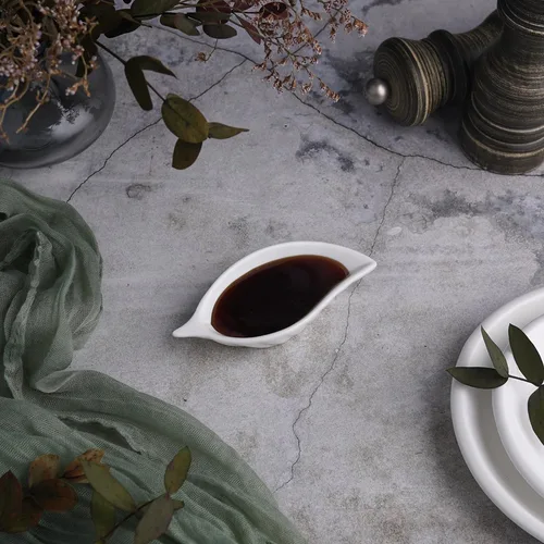 Соусник  20 мл 10*4,5 см h2 см "Лист" овальный белый фарфор P.L. Proff Cuisine [16]