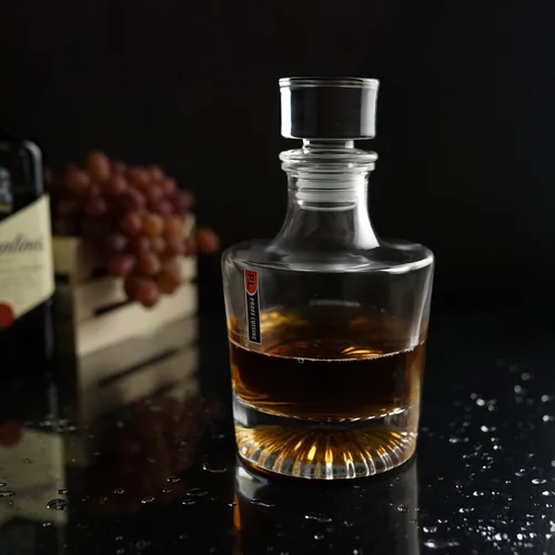 Графин  0,75 л штоф с крышкой Shell h21 см d 10,5 см стекло P.L. - BarWare [1]