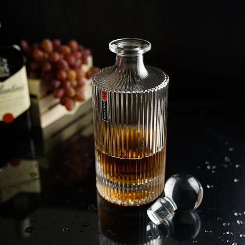 Графин  0,8 л штоф с крышкой Time h26,5 см d 9,7 см стекло P.L. - BarWare [1]