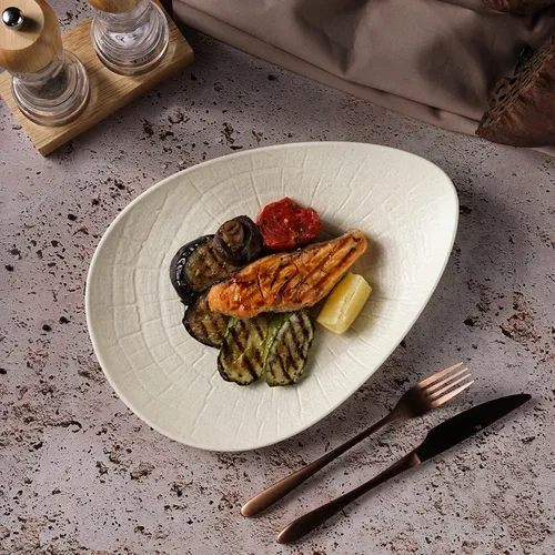 Блюдо овальное 31,5*23 см Elephant Ivory P.L. Proff Cuisine [1]