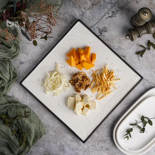 Блюдо квадратное 30*30 см h2 см Relief белое с черным бортом фарфор P.L. Proff Cuisine [1]