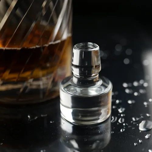Графин  0,85 л штоф с крышкой Modern h21 см 10*10 см стекло P.L. - BarWare [1]