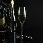 Бокал-флюте для шампанского 250 мл стекло "Abyss" декор d 4,5 см h22 см P.L. - BarWare [6]