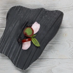Блюдо для подачи 26*19 см Matsuyama Black фарфор P.L. Proff Cuisine [1]
